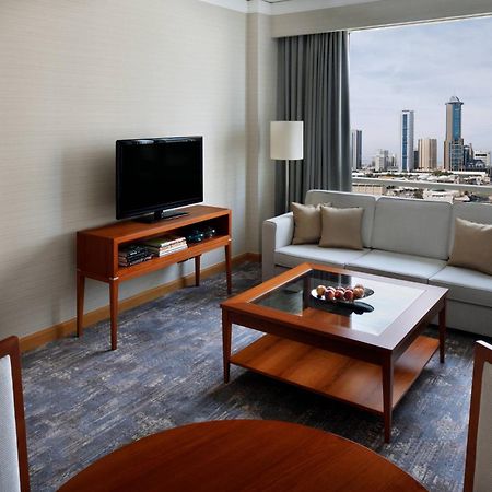 Courtyard By Marriott Kuwait City Exteriör bild