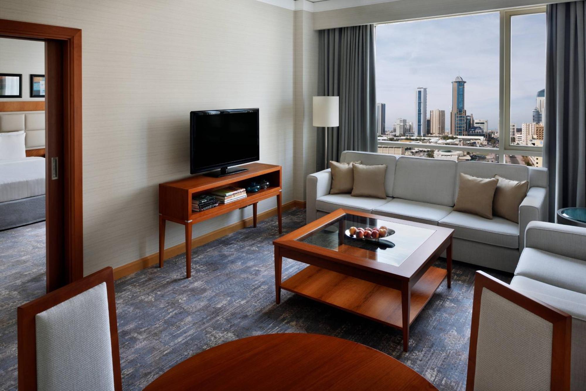 Courtyard By Marriott Kuwait City Exteriör bild