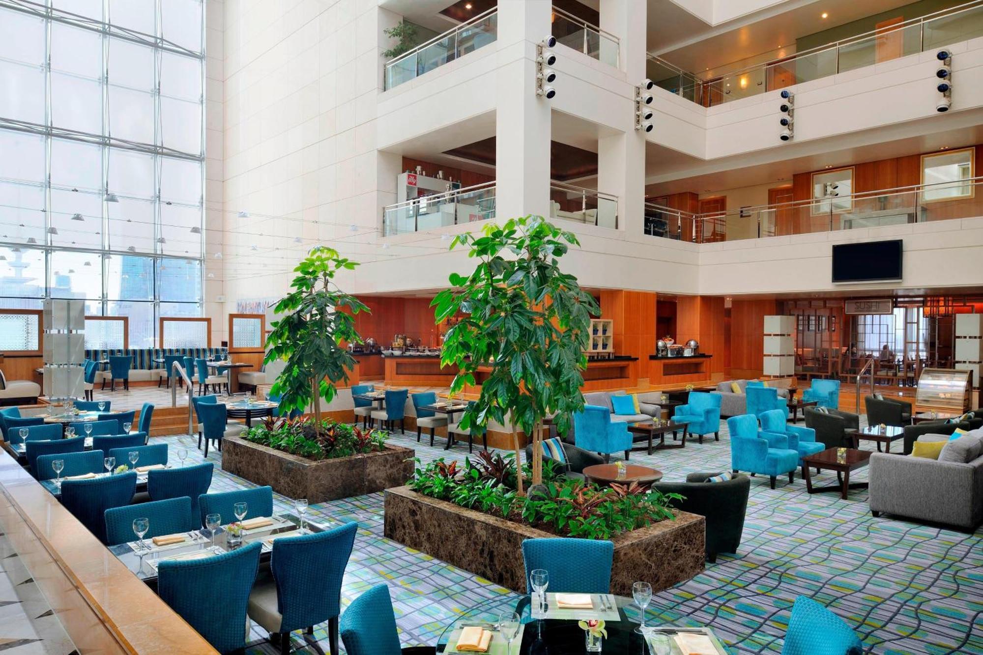 Courtyard By Marriott Kuwait City Exteriör bild