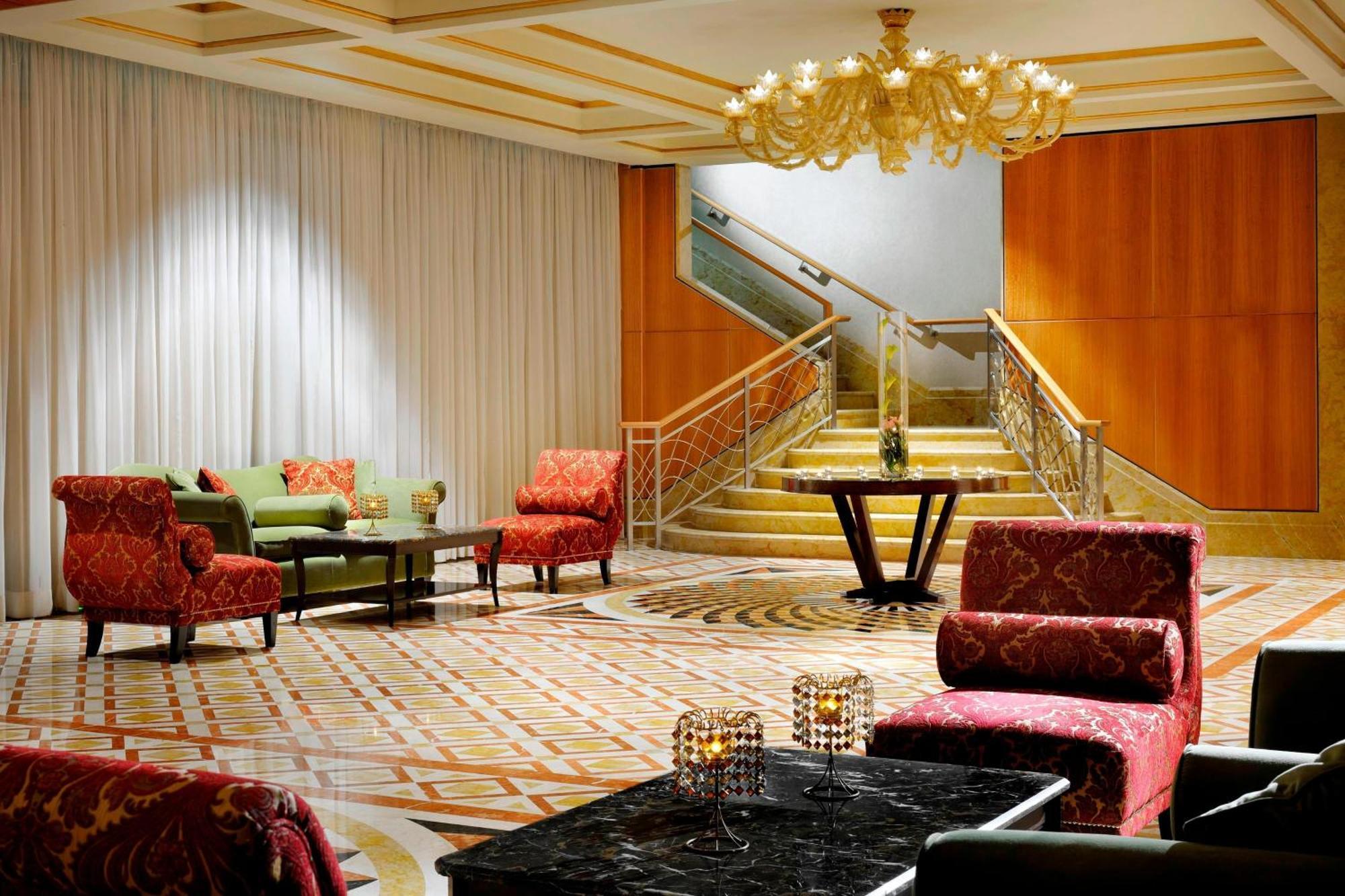 Courtyard By Marriott Kuwait City Exteriör bild