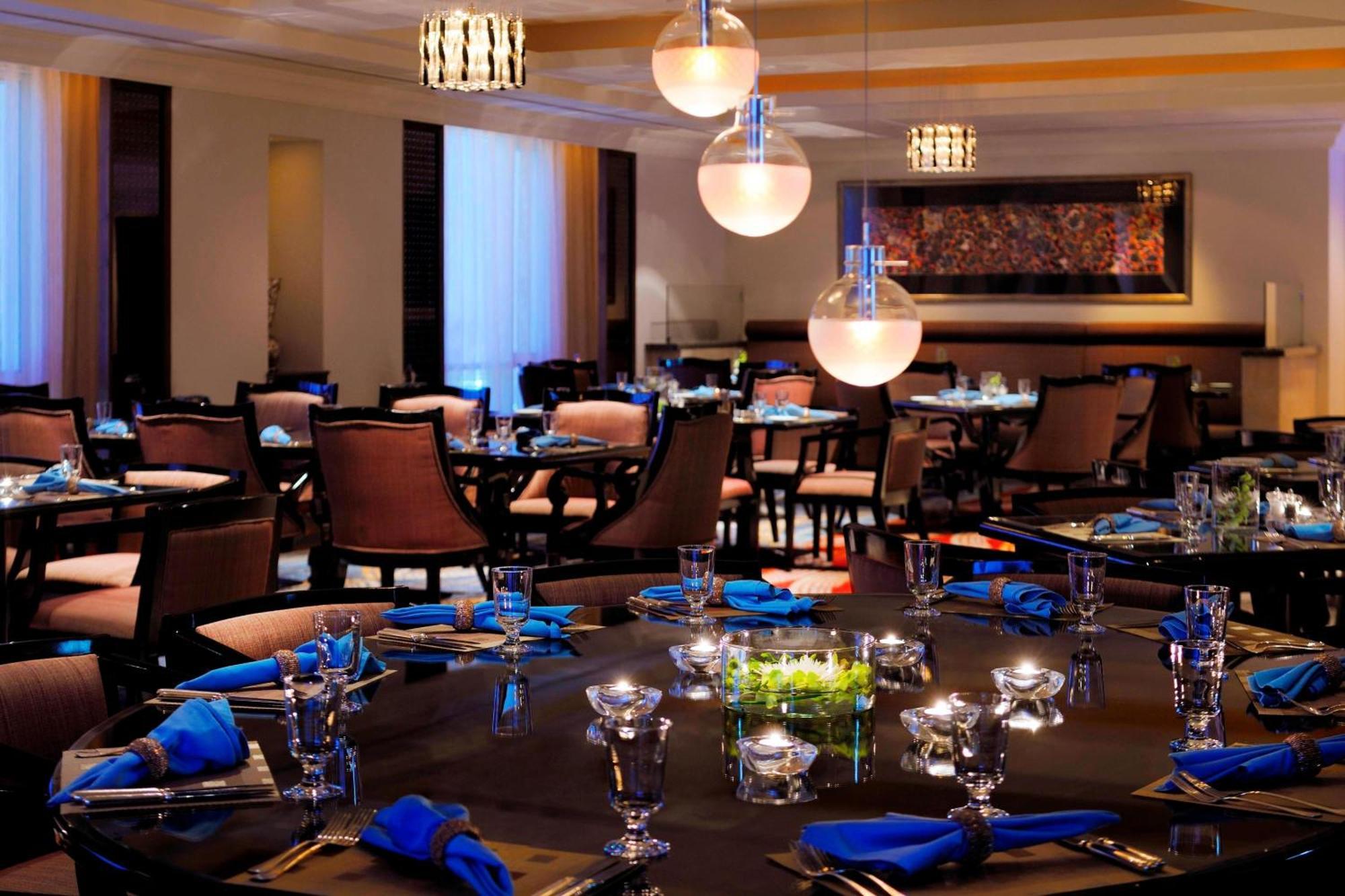 Courtyard By Marriott Kuwait City Exteriör bild