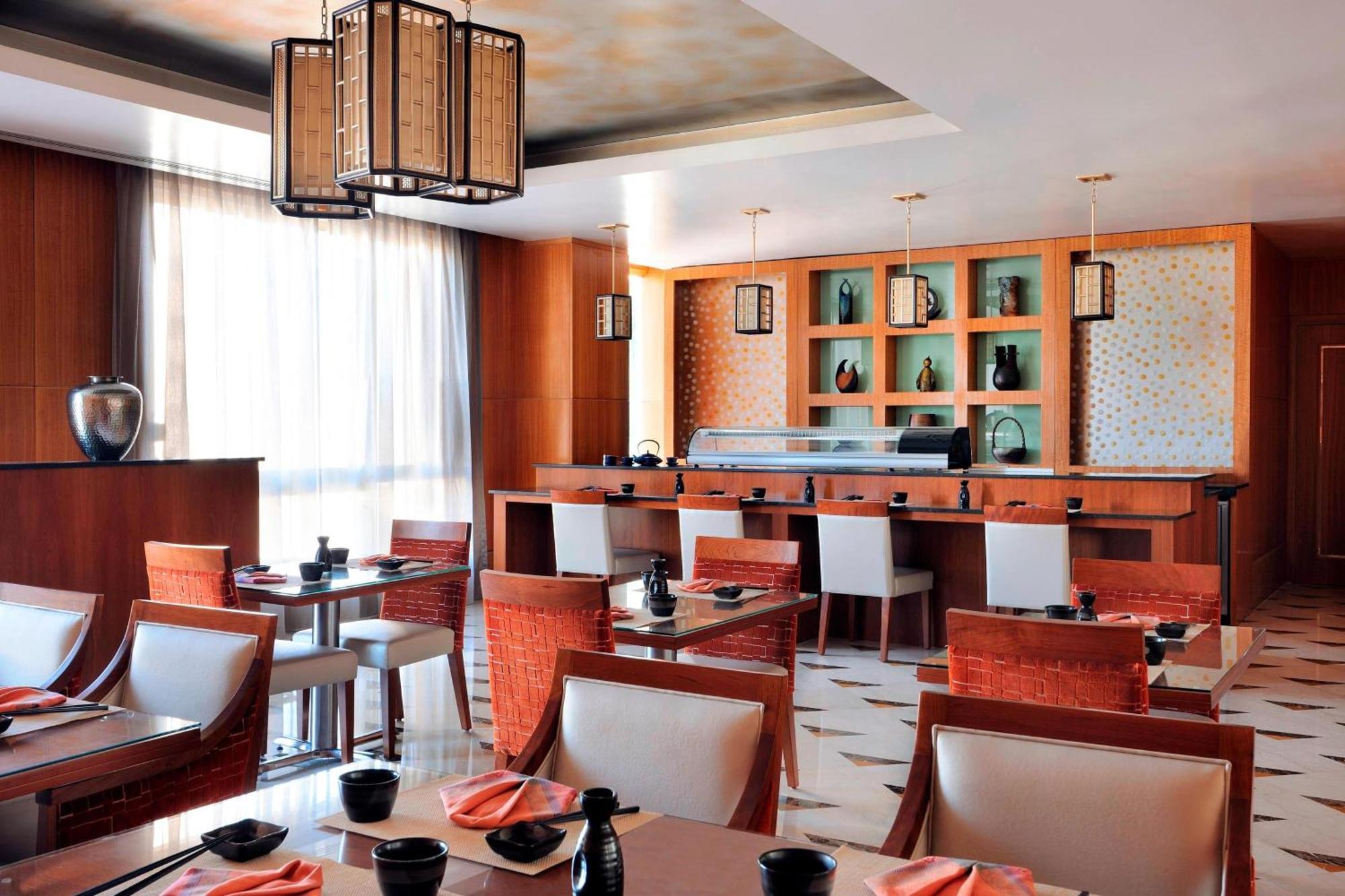 Courtyard By Marriott Kuwait City Exteriör bild