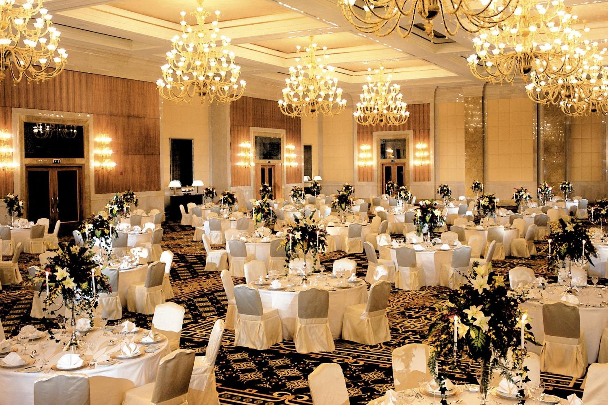 Courtyard By Marriott Kuwait City Exteriör bild