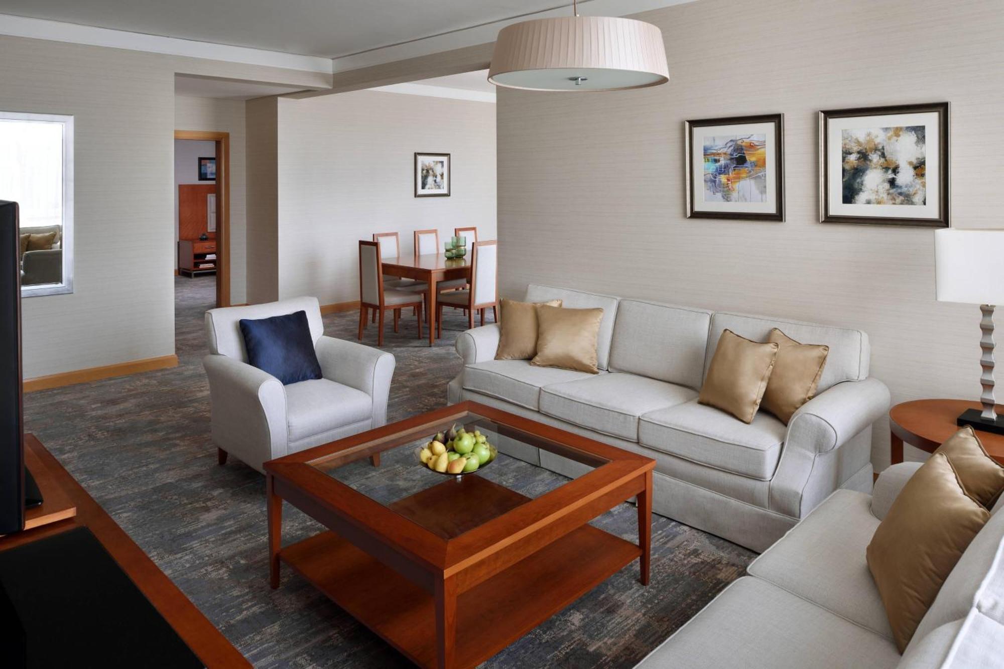 Courtyard By Marriott Kuwait City Exteriör bild