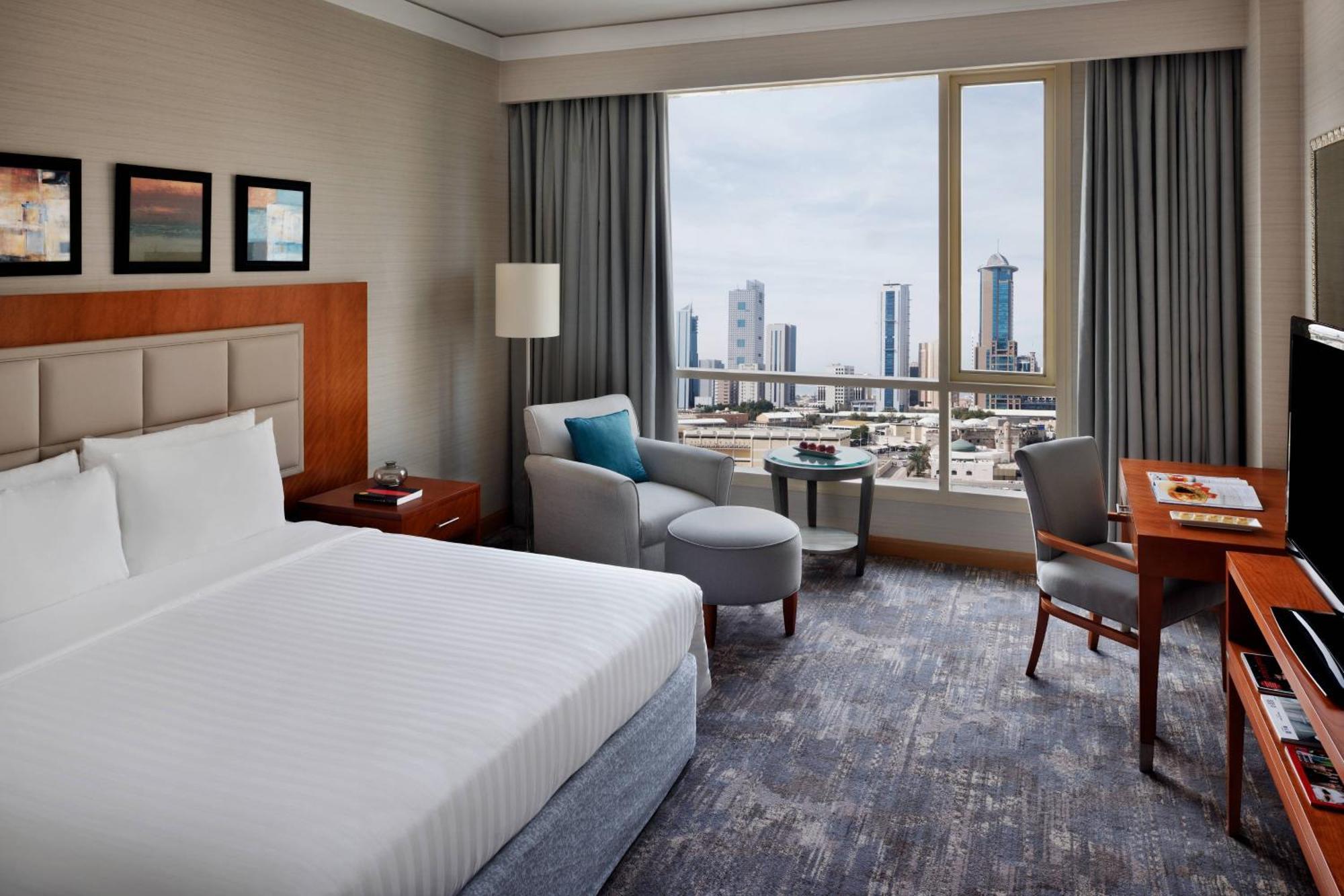 Courtyard By Marriott Kuwait City Exteriör bild