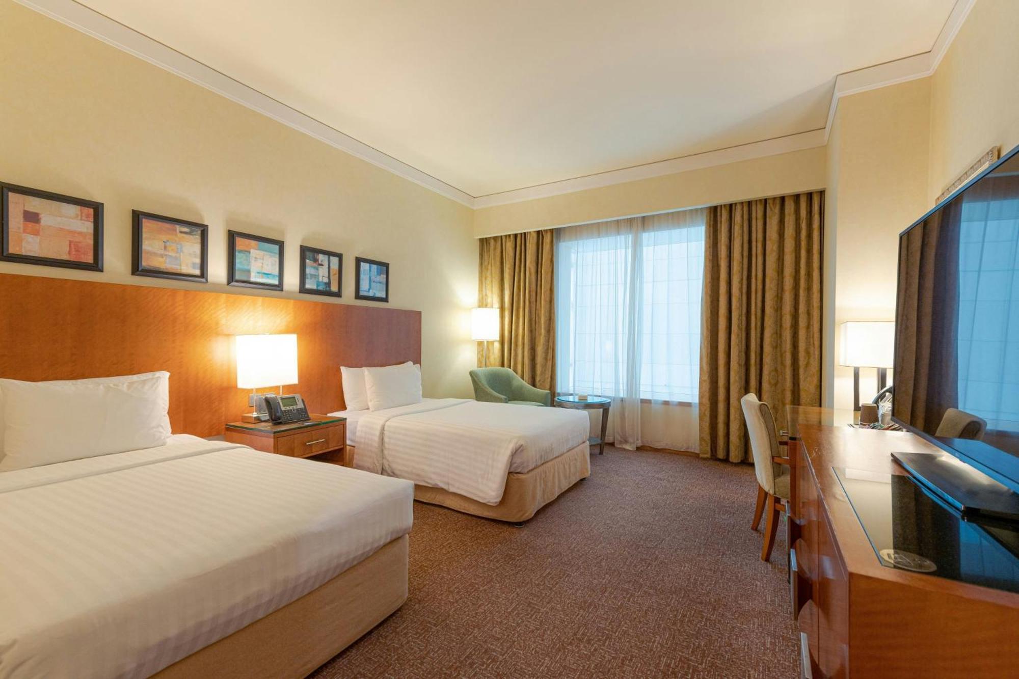 Courtyard By Marriott Kuwait City Exteriör bild