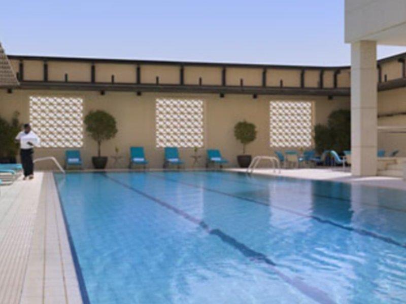 Courtyard By Marriott Kuwait City Exteriör bild