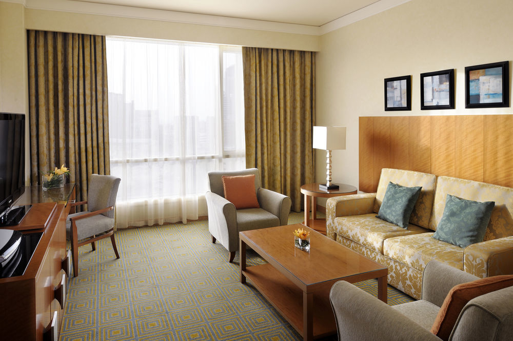 Courtyard By Marriott Kuwait City Exteriör bild