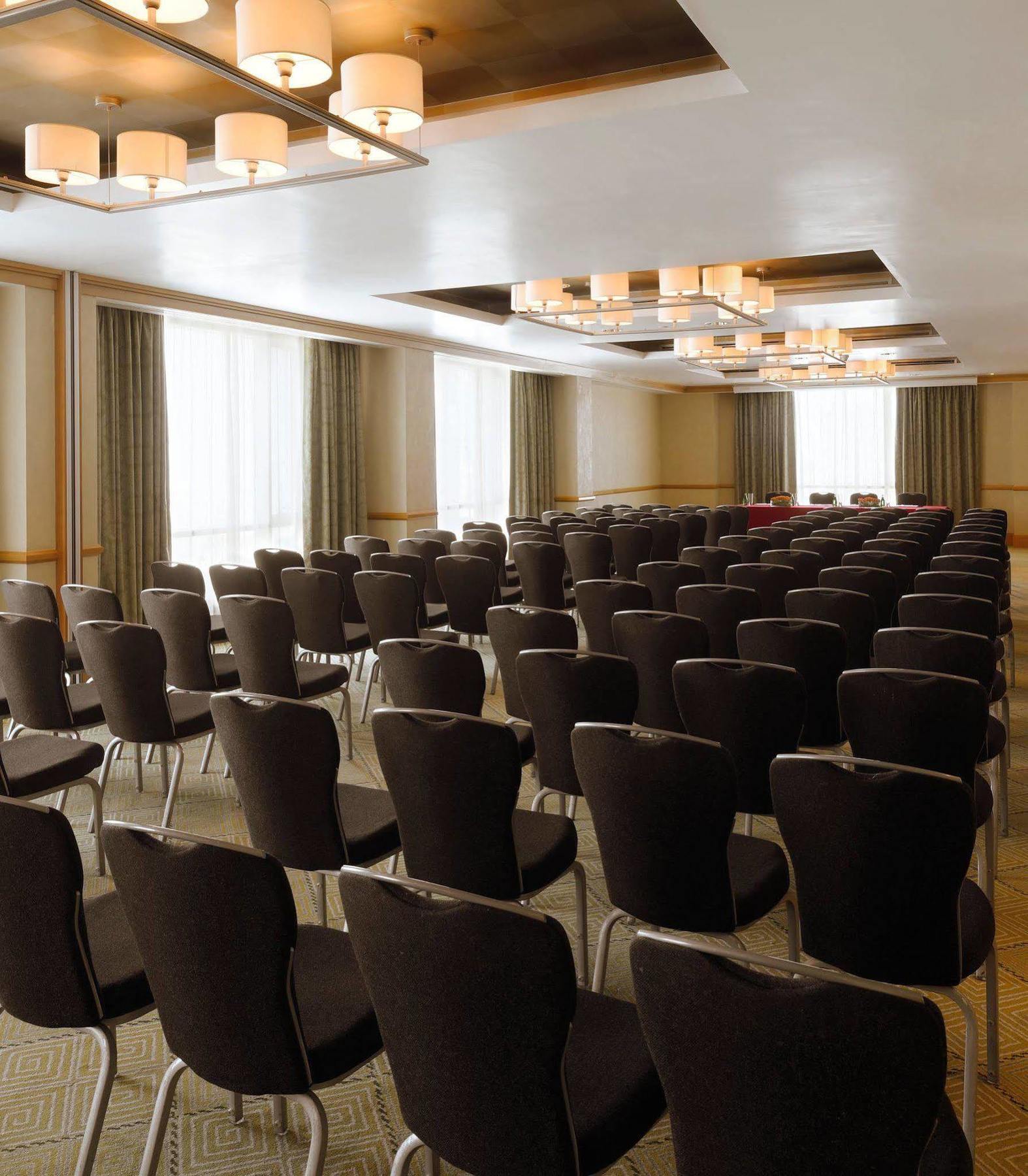 Courtyard By Marriott Kuwait City Exteriör bild